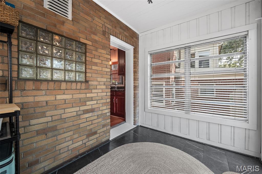 6634 Lindenwood Place