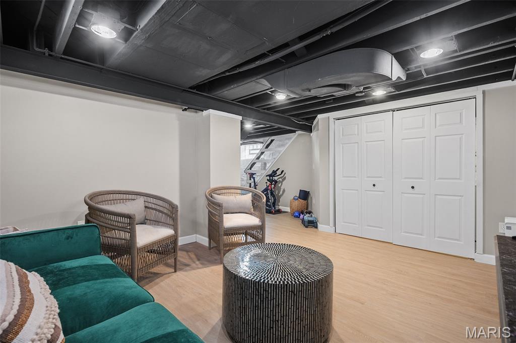 6634 Lindenwood Place