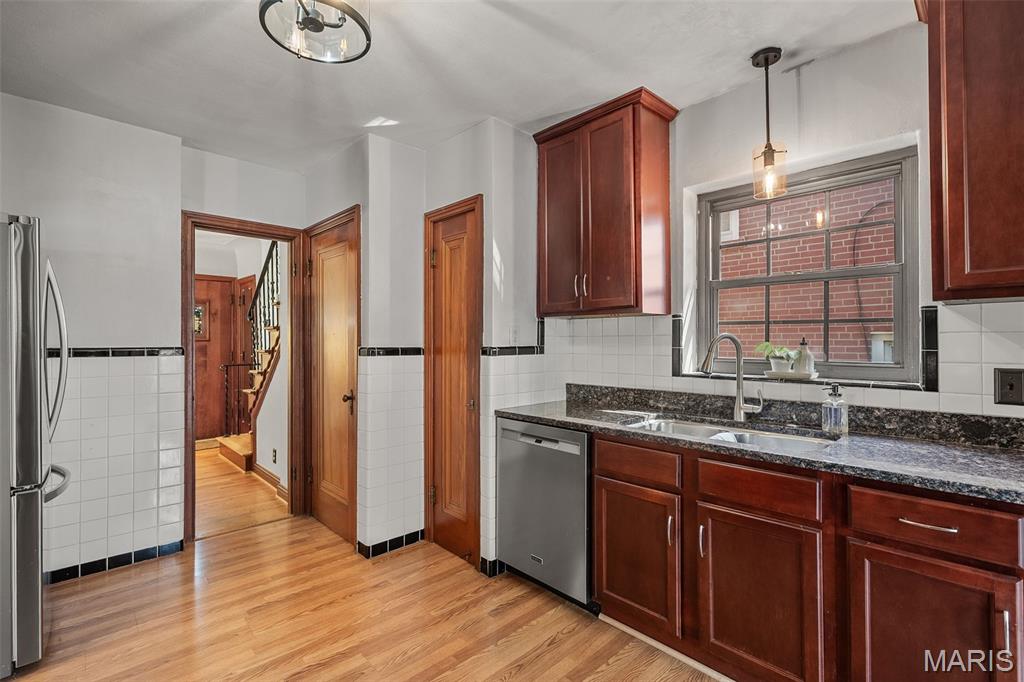 6634 Lindenwood Place