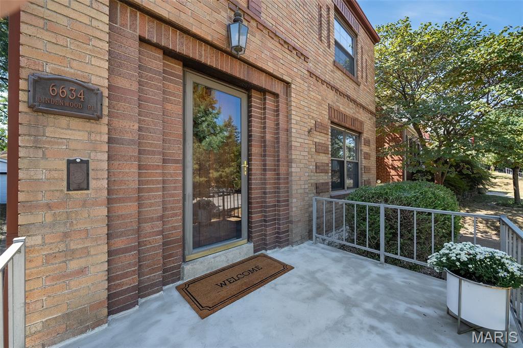 6634 Lindenwood Place