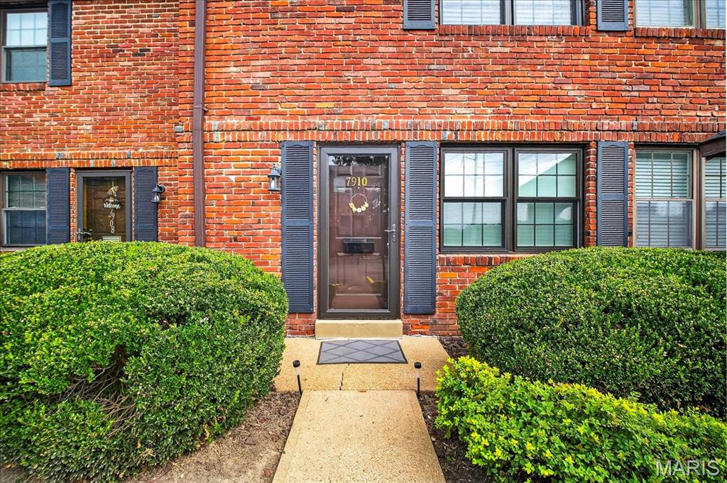 7910 Royal Arms Court