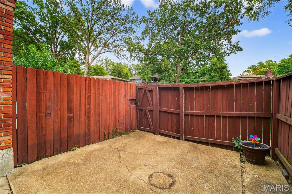 7910 Royal Arms Court