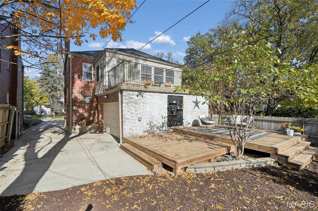 7712 Stanford Avenue