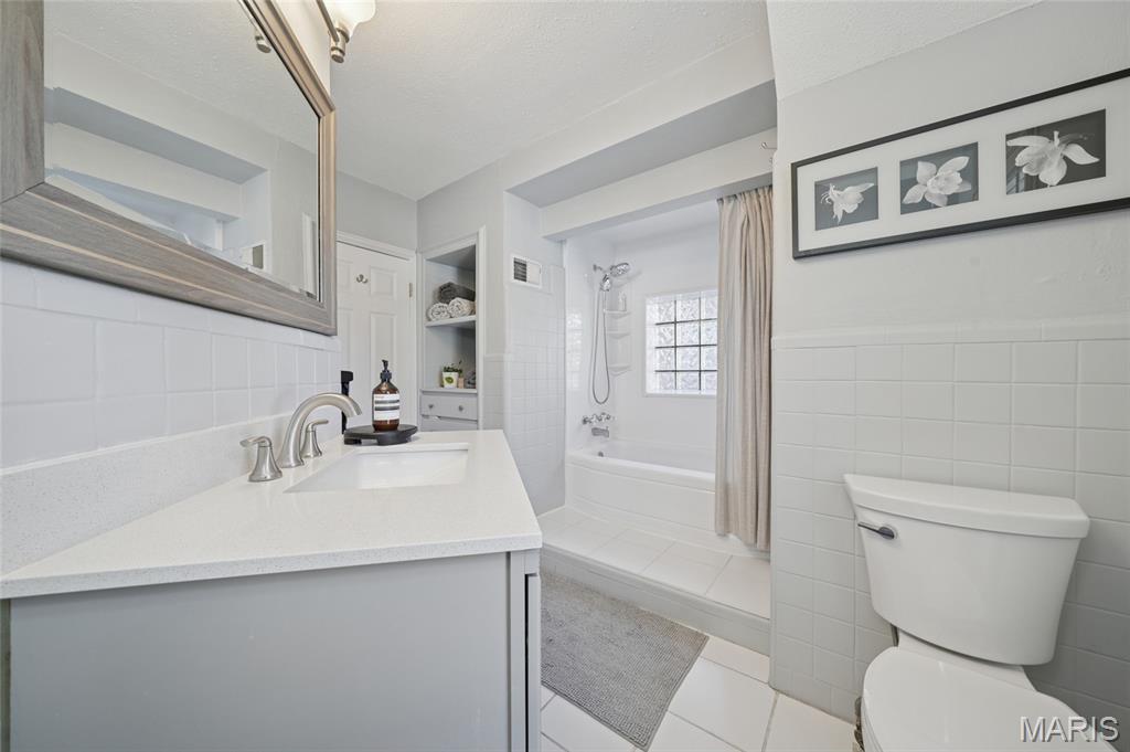 7712 Stanford Avenue