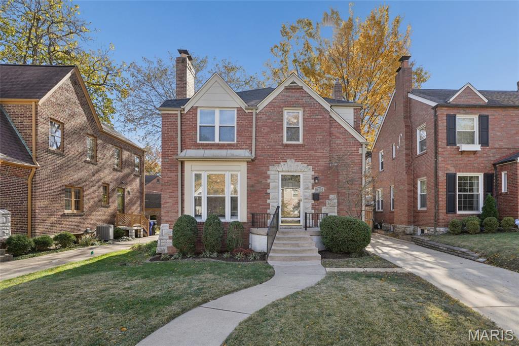 7712 Stanford Avenue