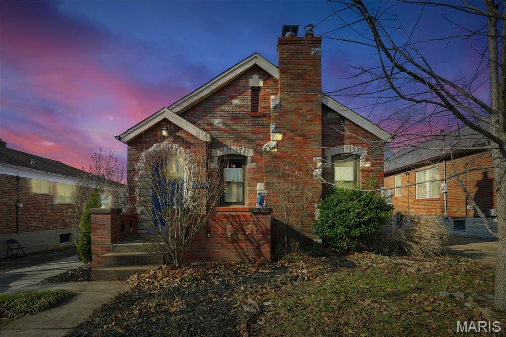 1105 N North & South Road