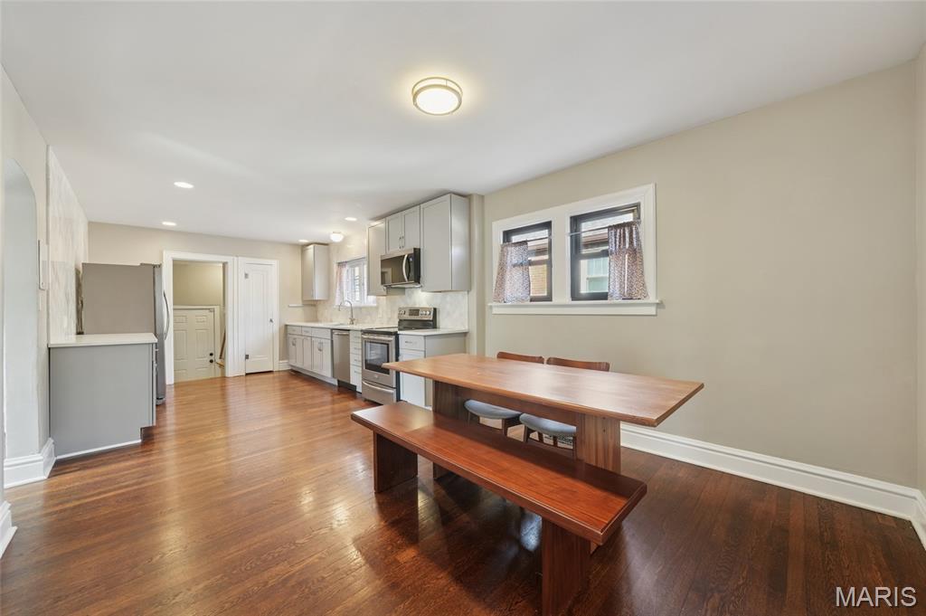 1105 N North & South Road