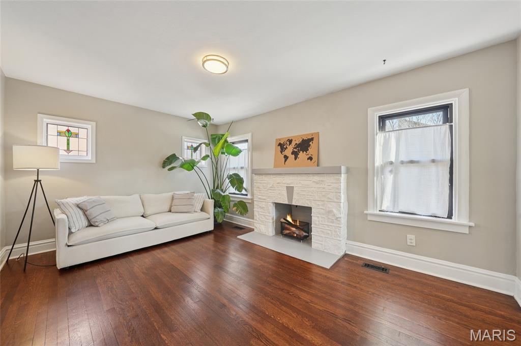 1105 N North & South Road