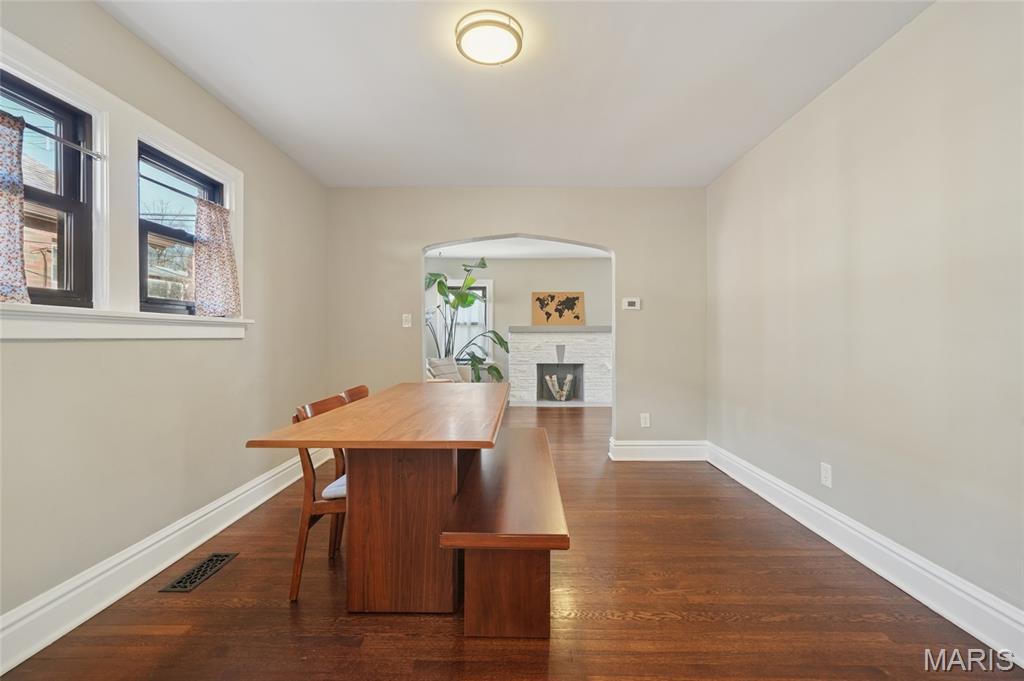 1105 N North & South Road