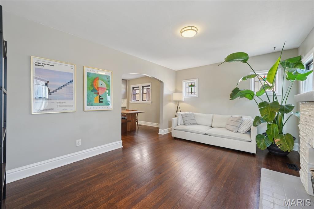 1105 N North & South Road