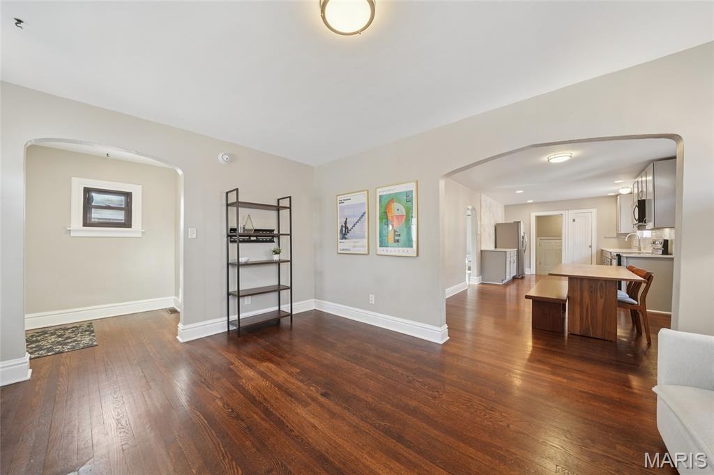 1105 N North & South Road