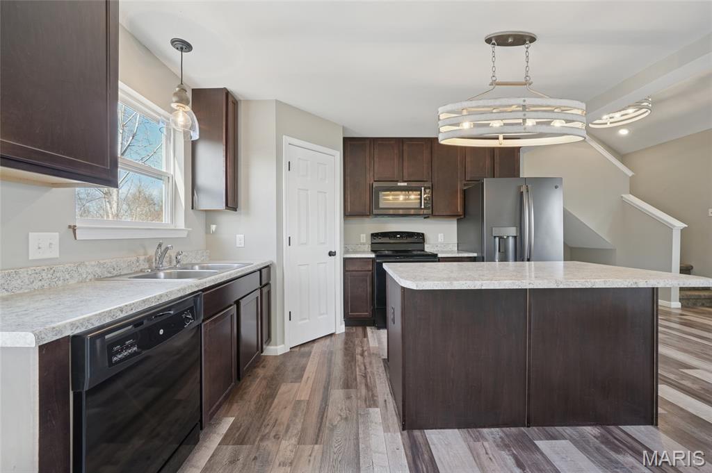 1879 Waters Edge Way