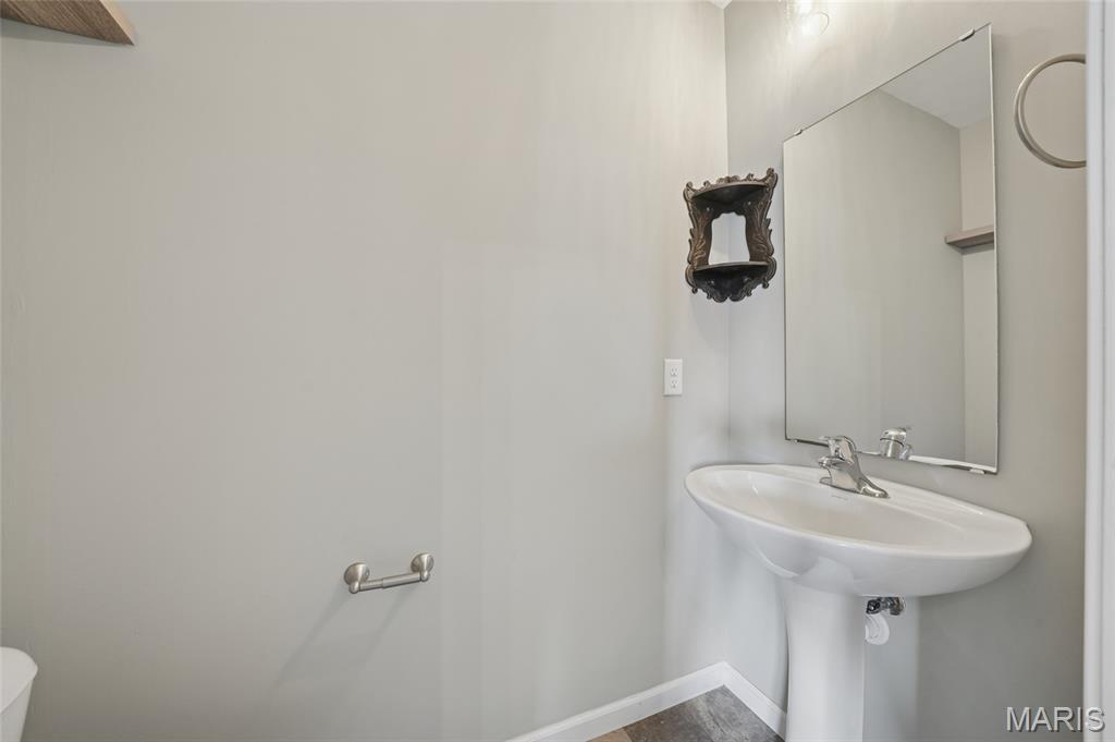 1879 Waters Edge Way