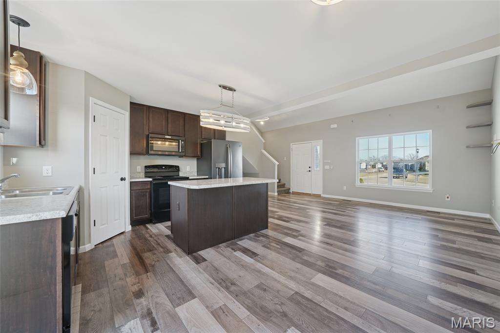 1879 Waters Edge Way