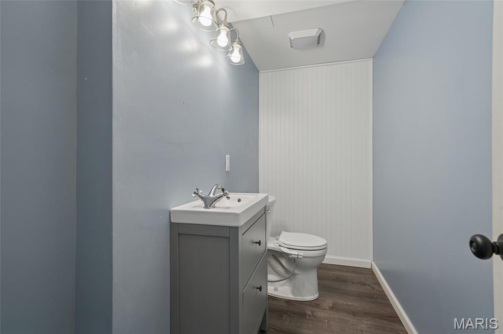 1879 Waters Edge Way