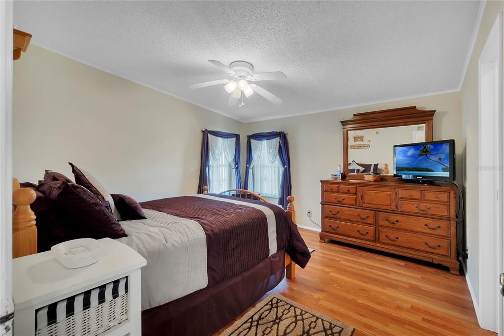 25333 CASA DEL LAGO LN