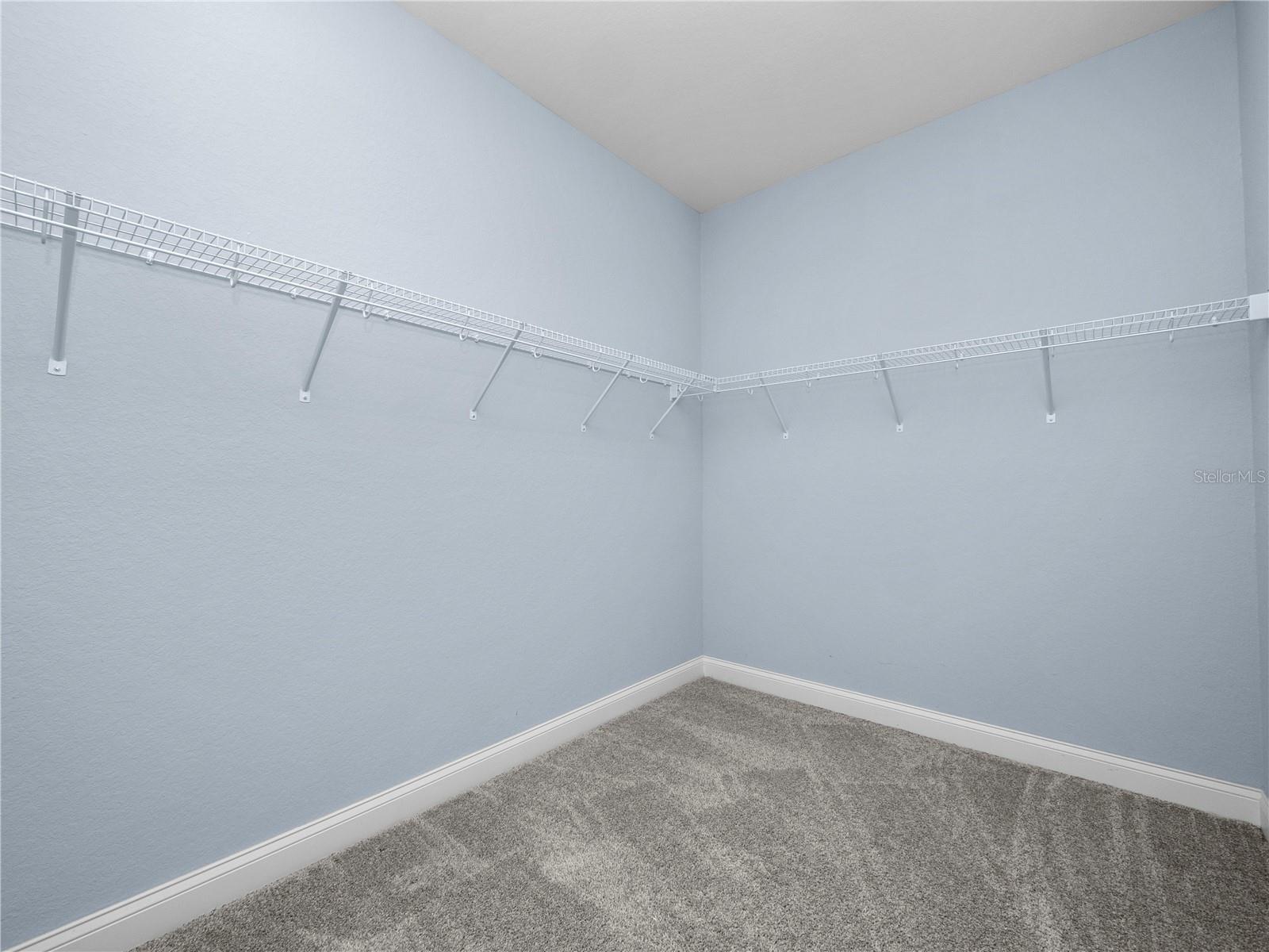 220 WALKERS POINT DR