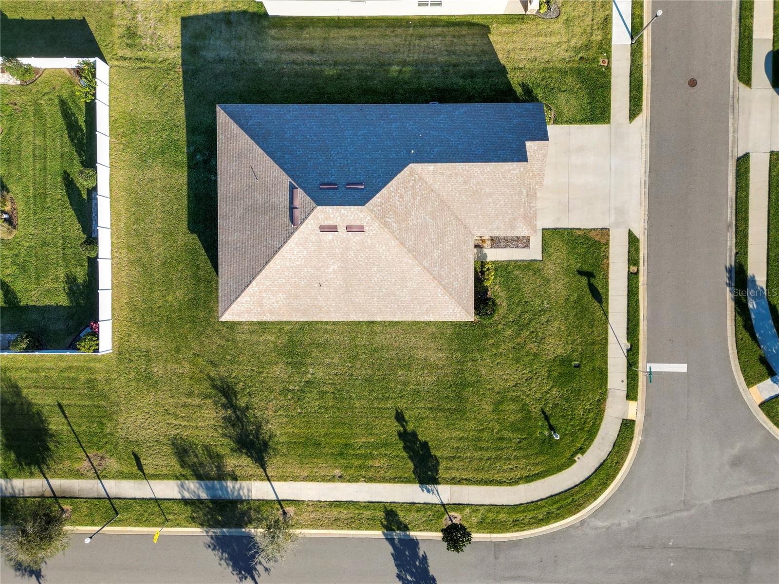 220 WALKERS POINT DR