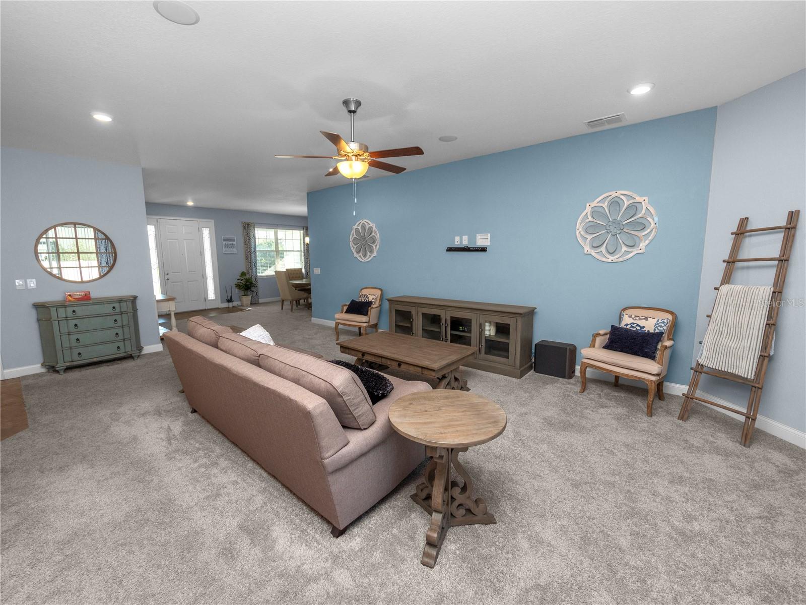 220 WALKERS POINT DR