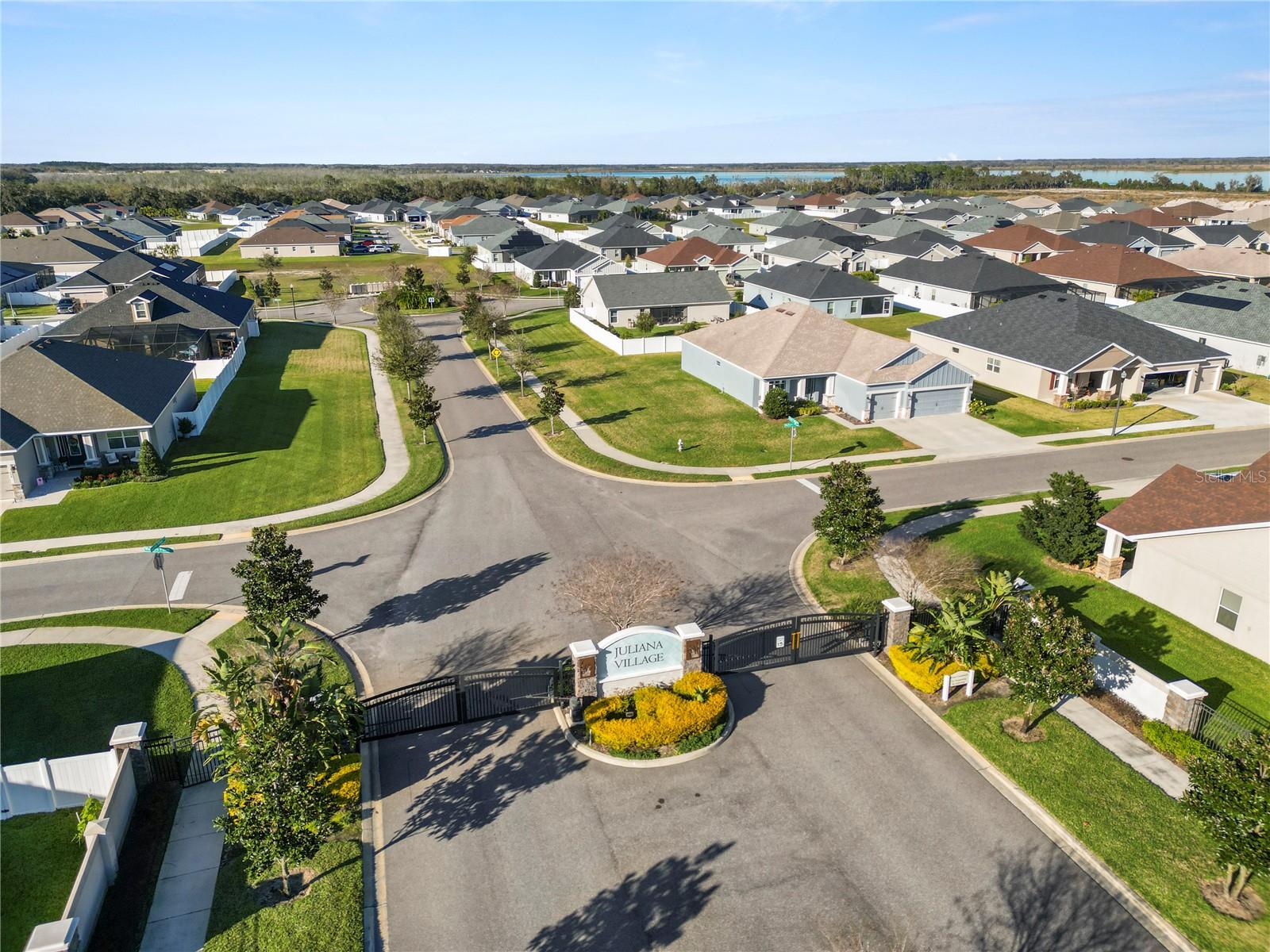 220 WALKERS POINT DR