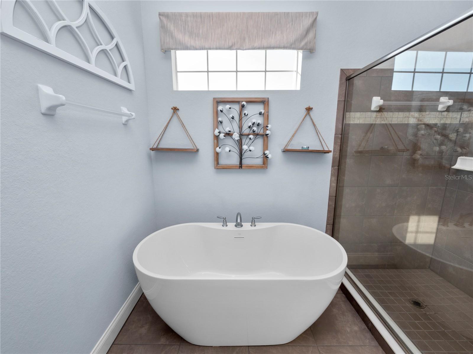 220 WALKERS POINT DR