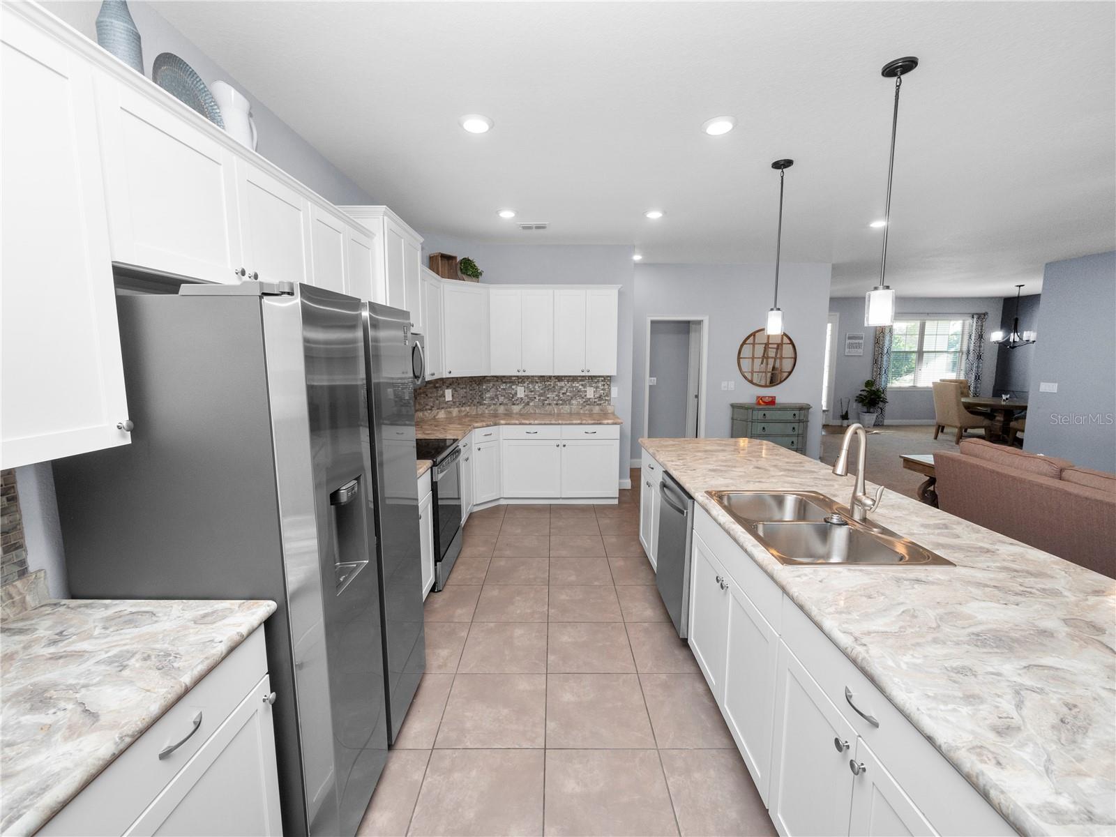 220 WALKERS POINT DR