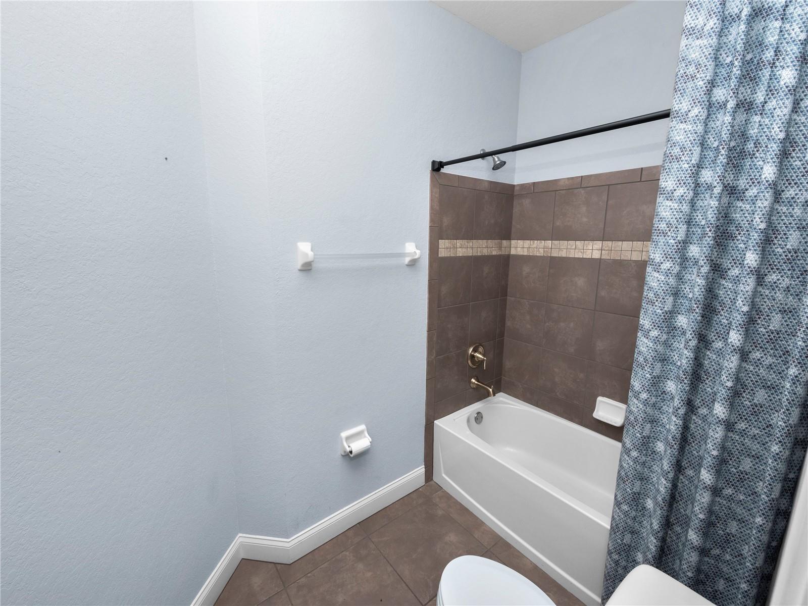 220 WALKERS POINT DR