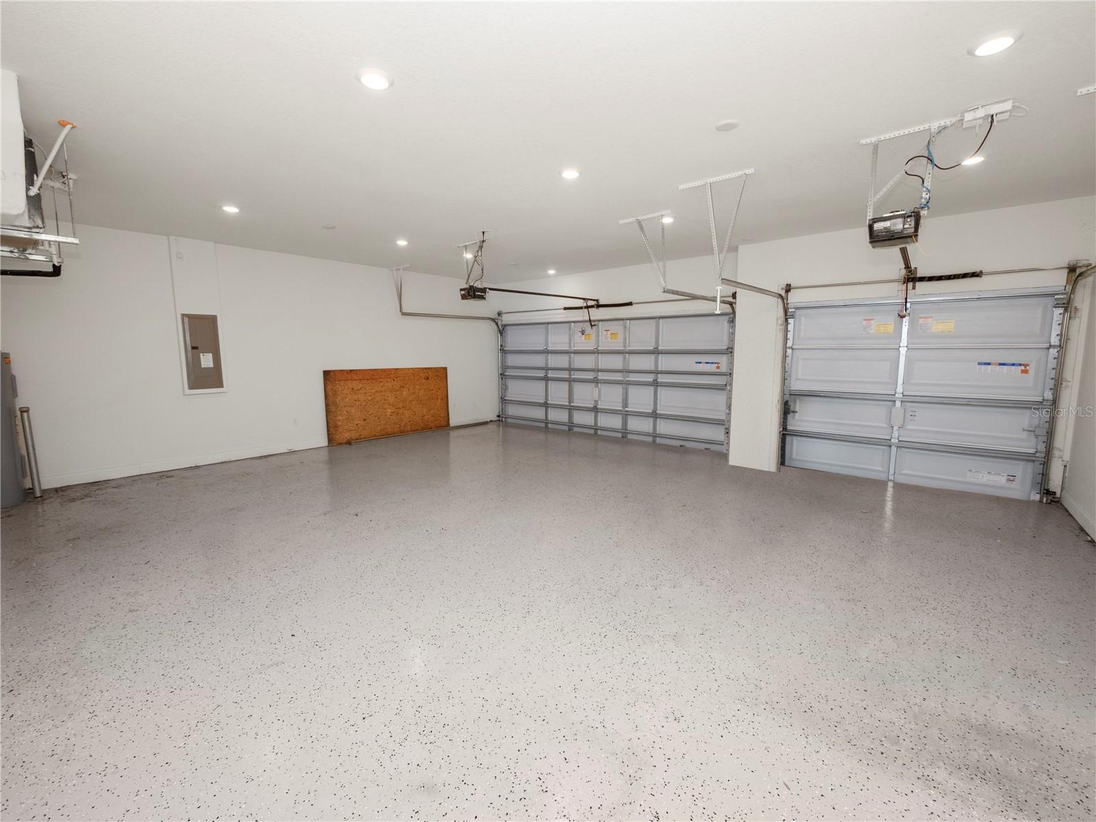 220 WALKERS POINT DR