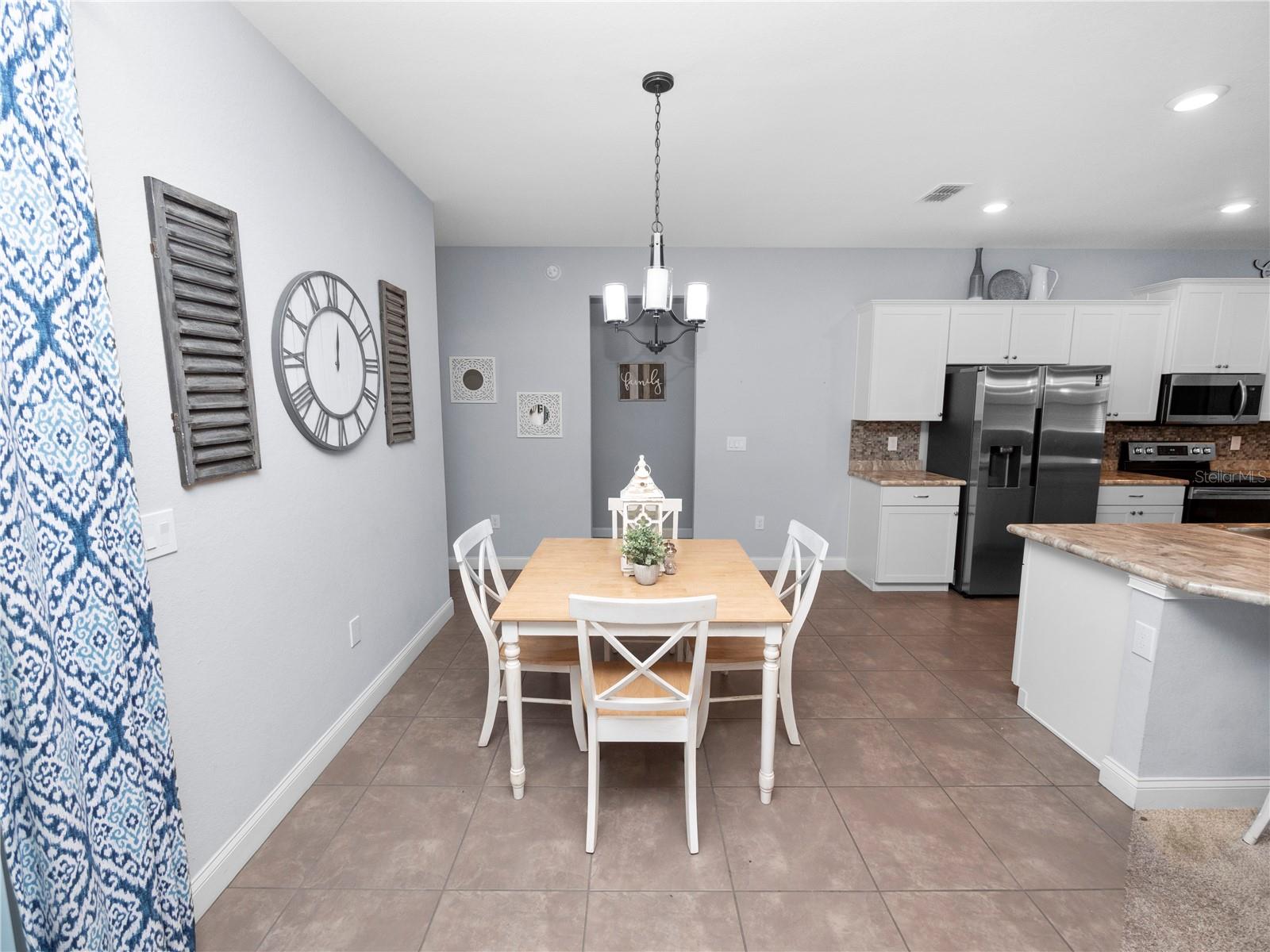 220 WALKERS POINT DR