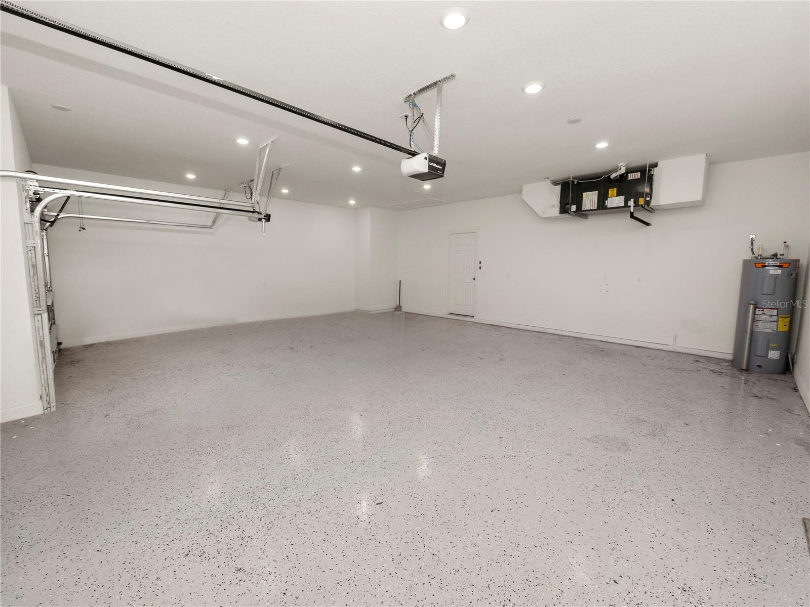 220 WALKERS POINT DR