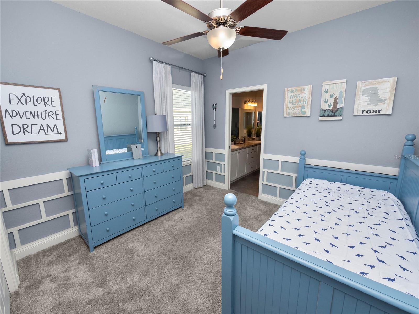 220 WALKERS POINT DR