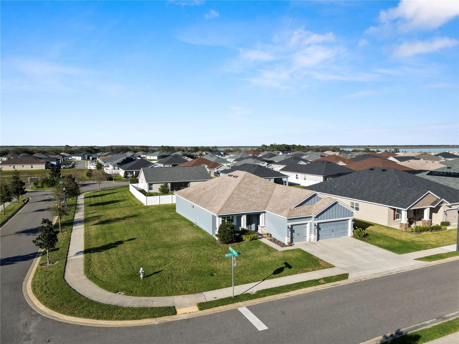 220 WALKERS POINT DR