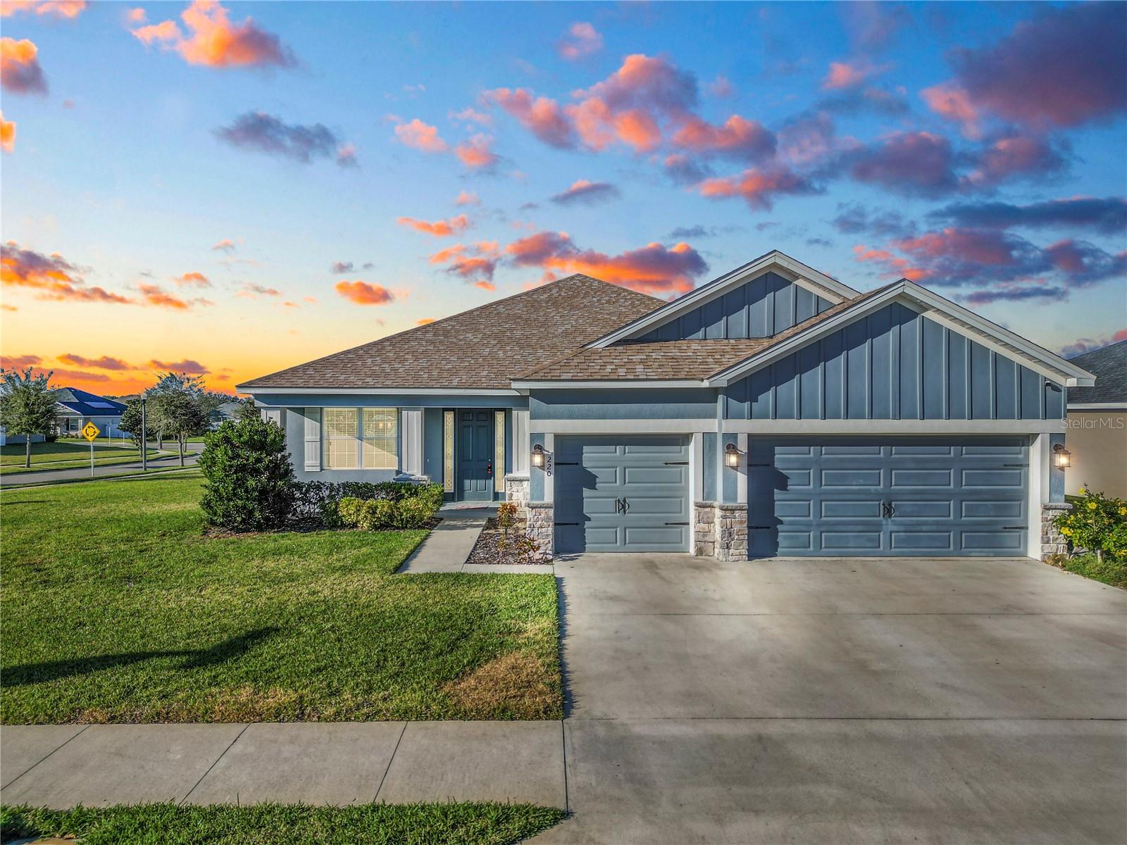 220 WALKERS POINT DR