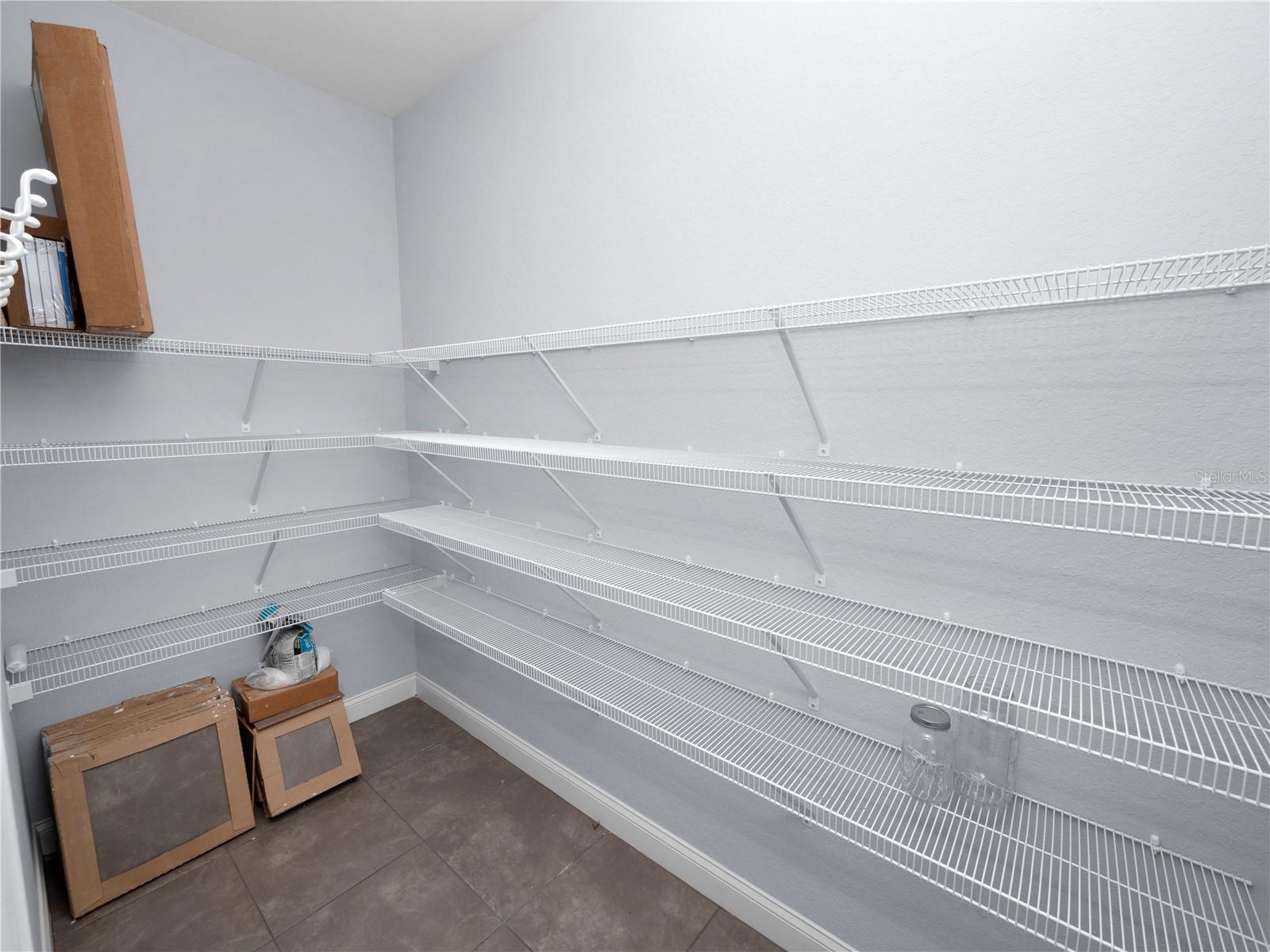 220 WALKERS POINT DR