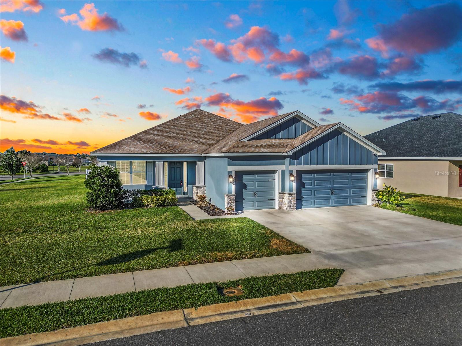 220 WALKERS POINT DR