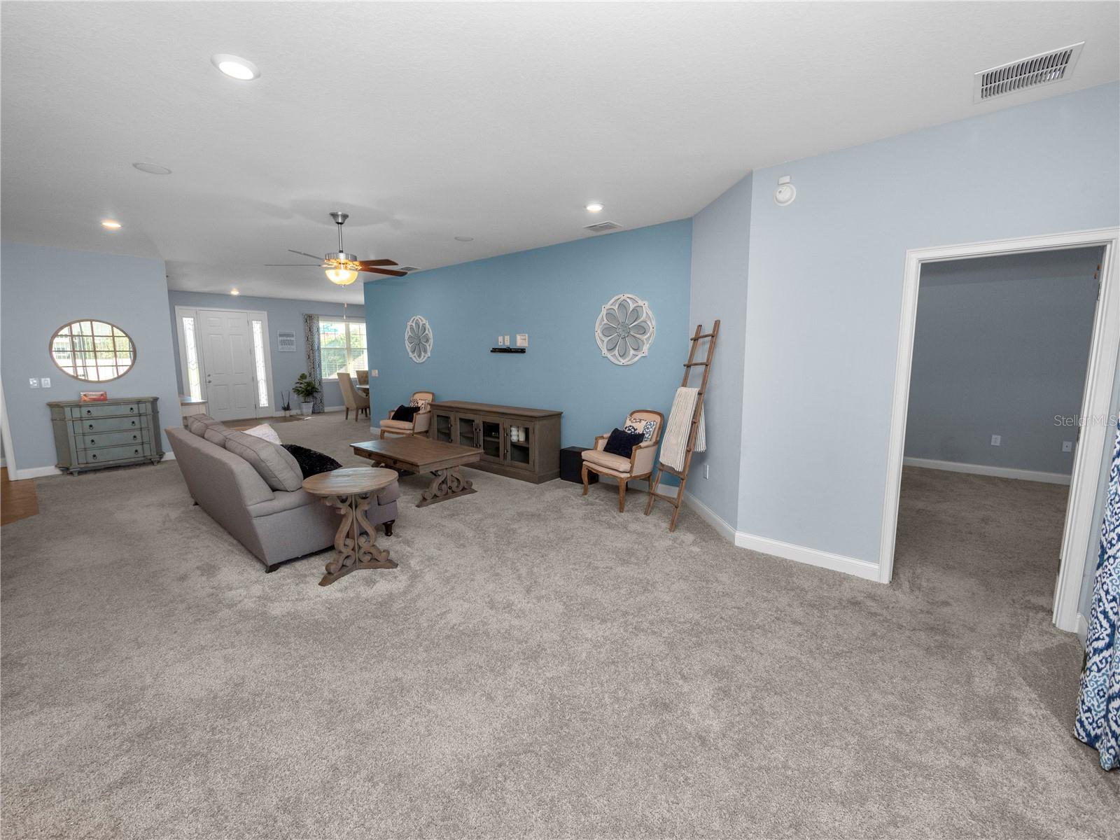 220 WALKERS POINT DR