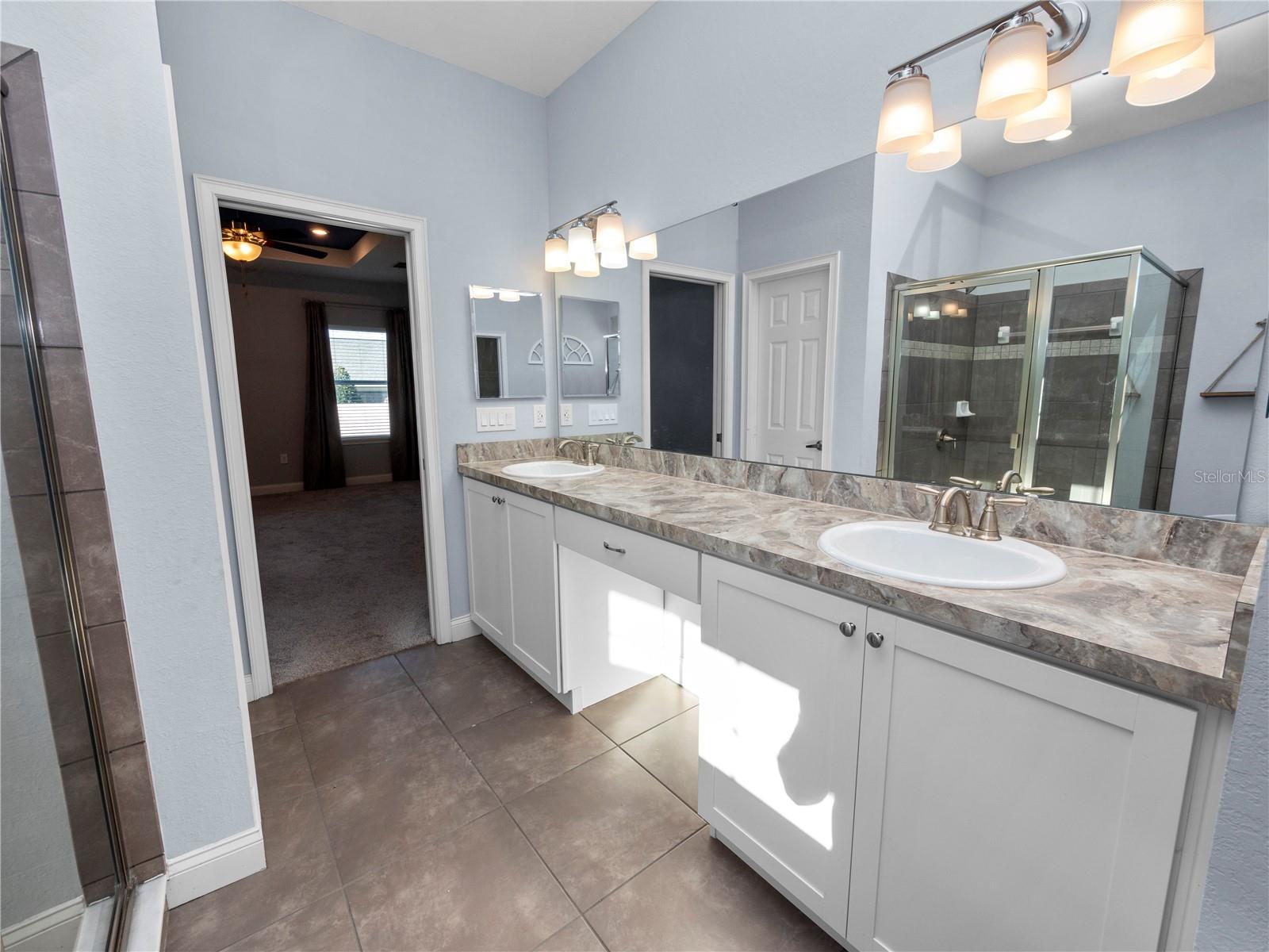 220 WALKERS POINT DR