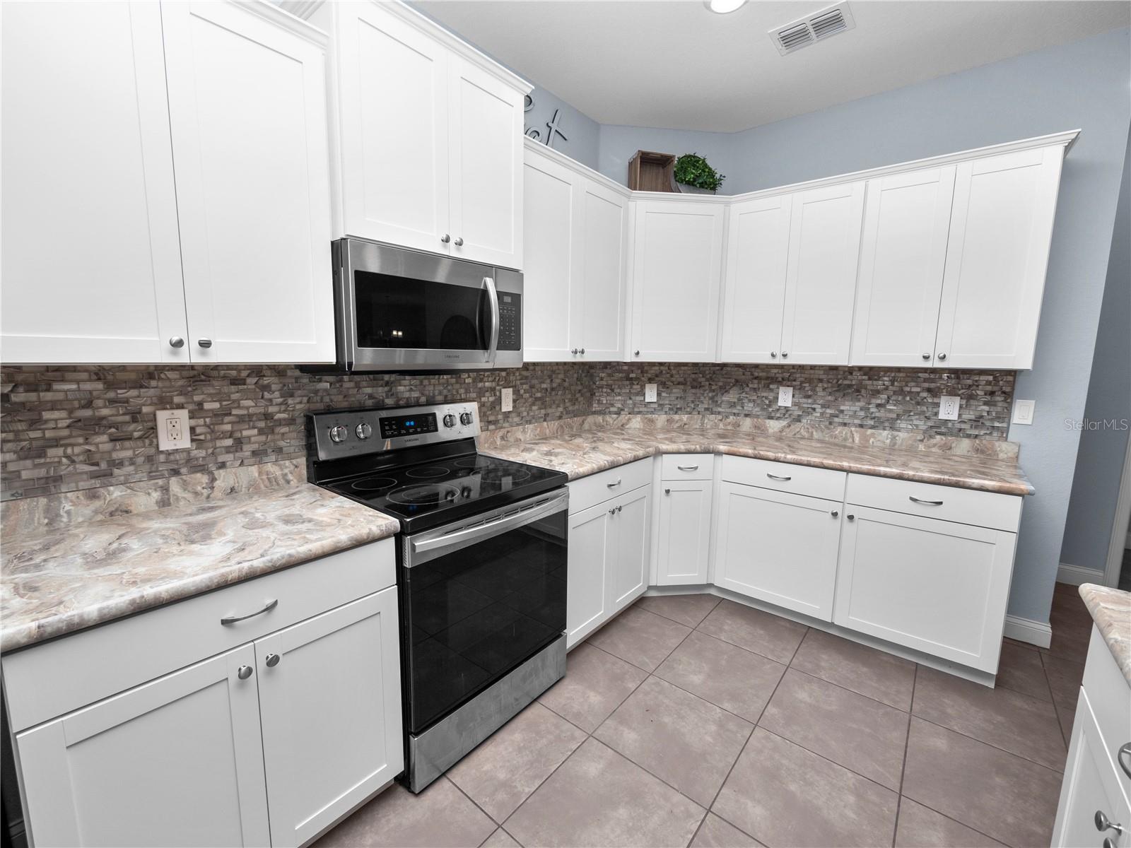 220 WALKERS POINT DR