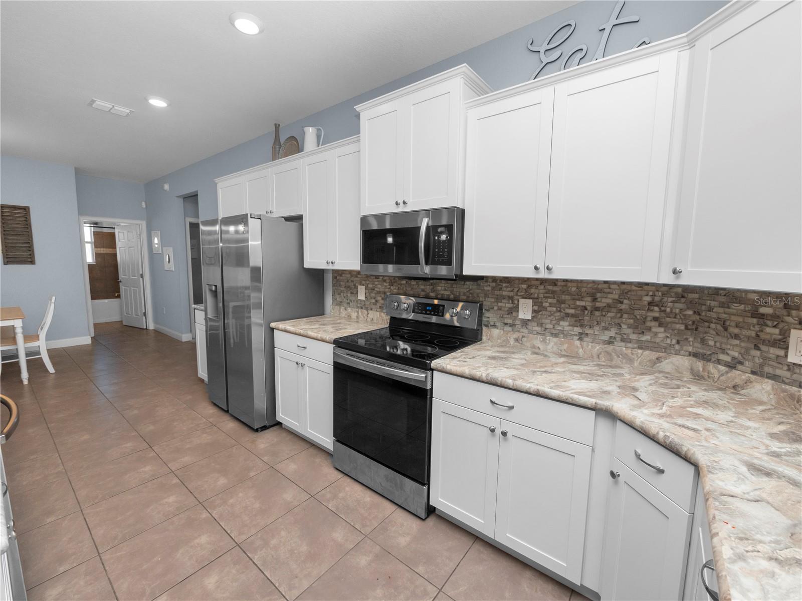 220 WALKERS POINT DR