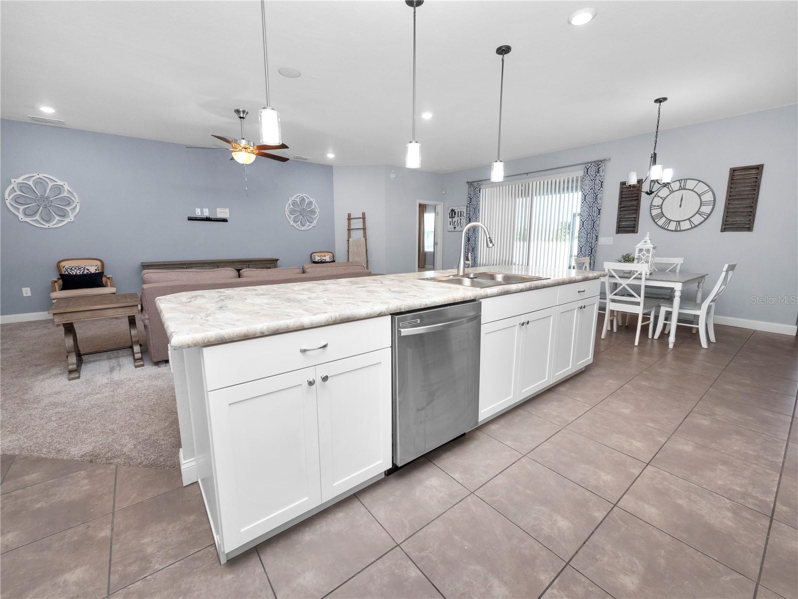 220 WALKERS POINT DR