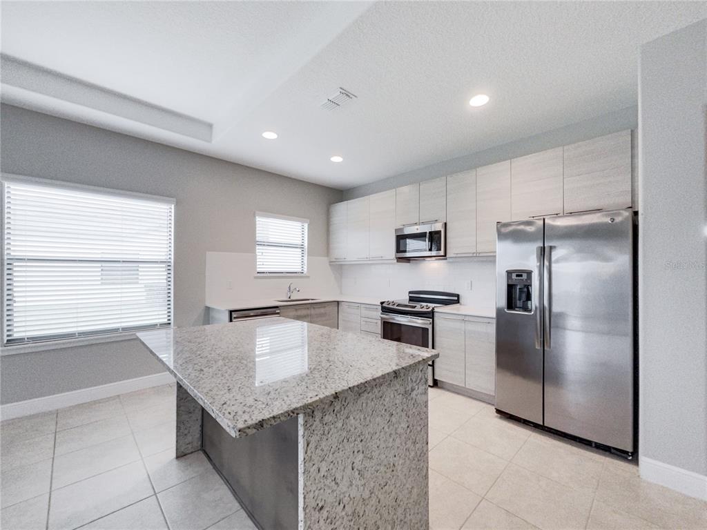 183 BROOKES PL