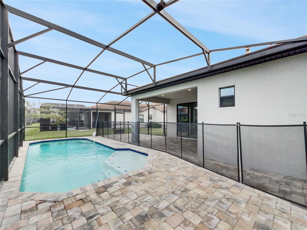 183 BROOKES PL