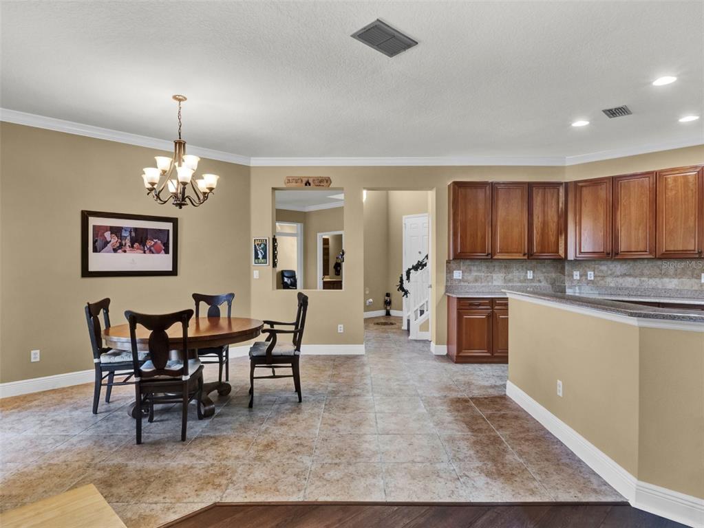 702 REFLECTIONS LN