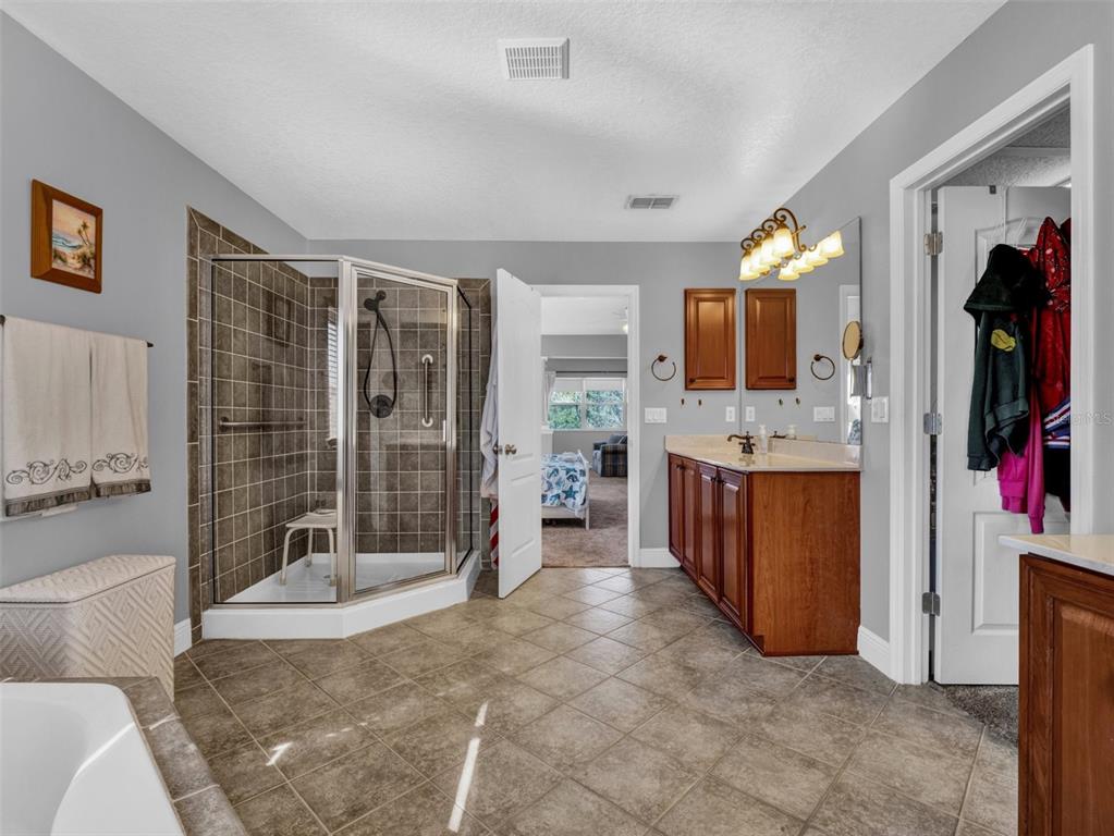 702 REFLECTIONS LN