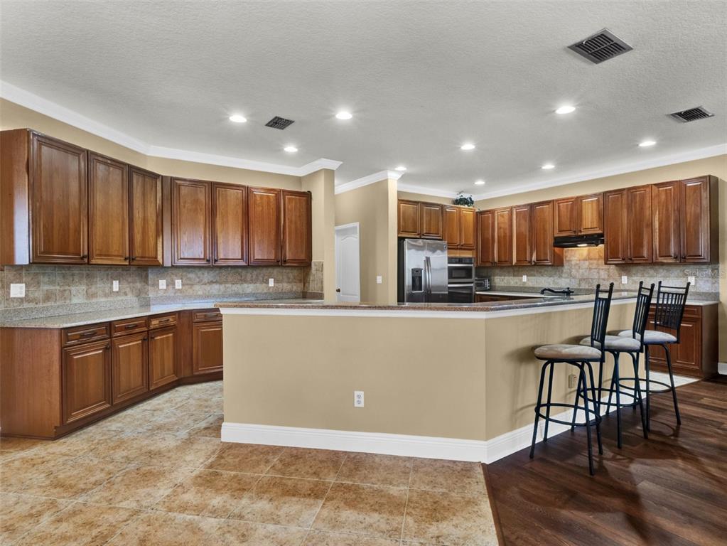 702 REFLECTIONS LN