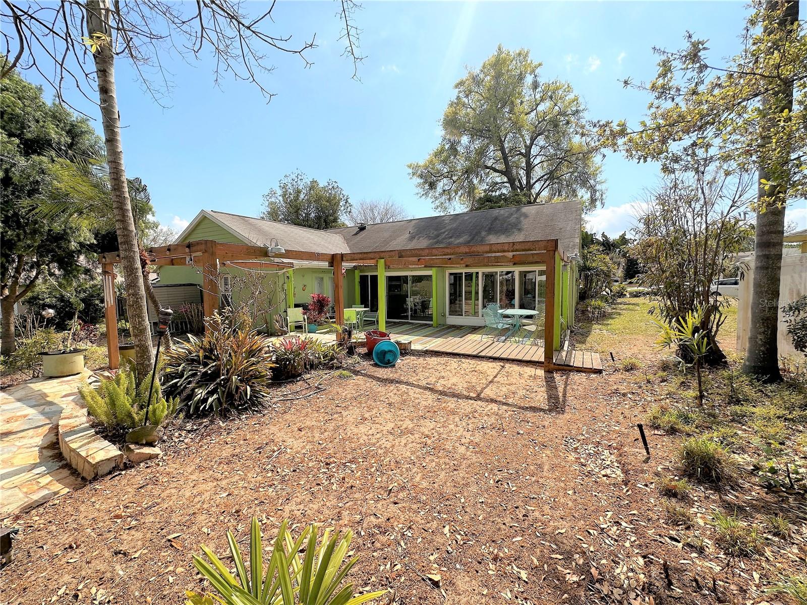 206 COUNTRY LANDING BLVD