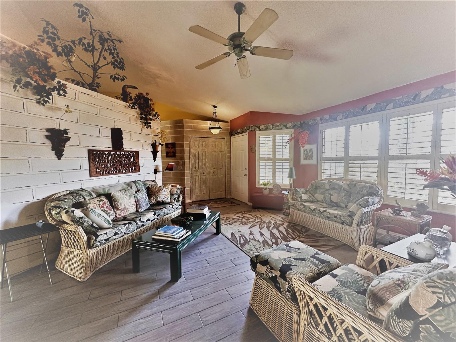 206 COUNTRY LANDING BLVD