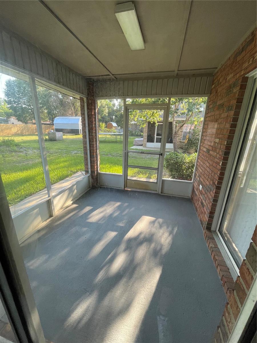 2438 NECTARINE RD