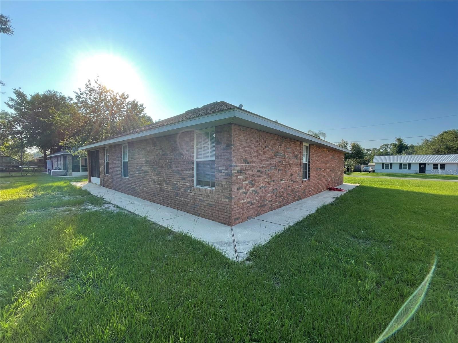 2438 NECTARINE RD