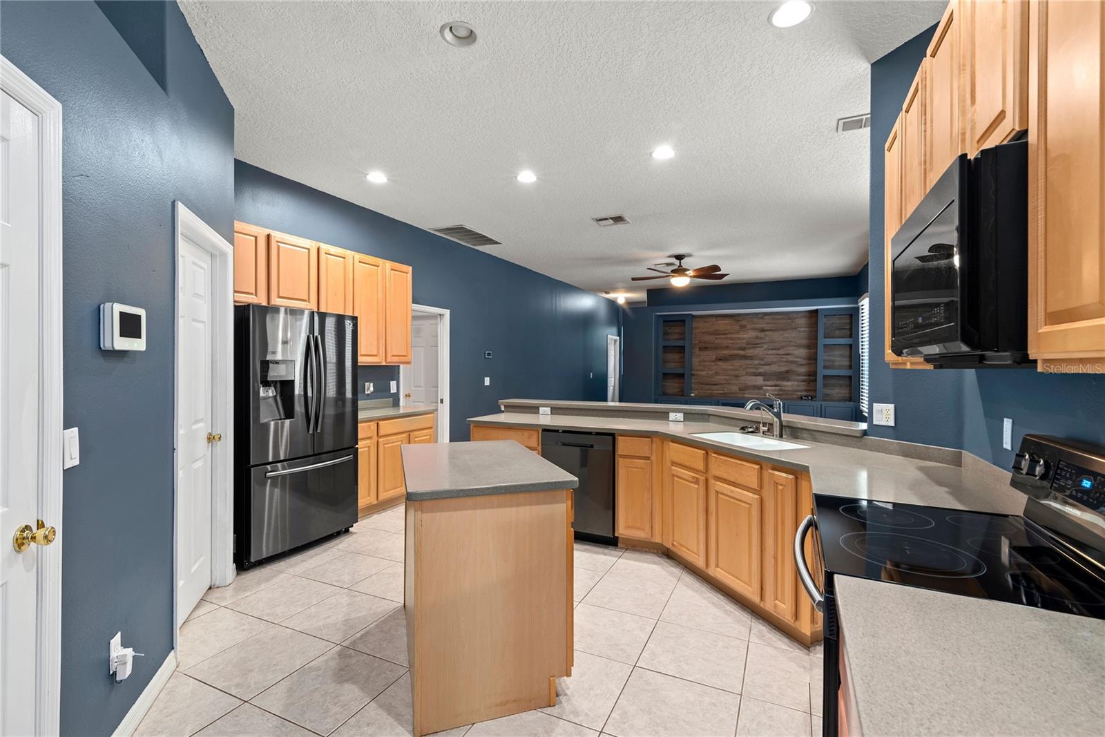 332 LARGOVISTA DR